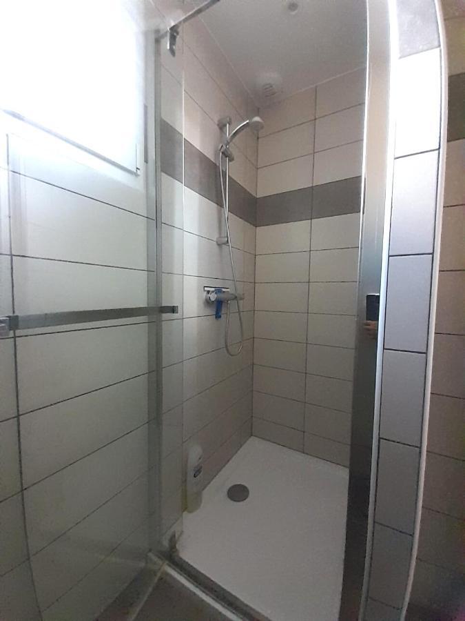 La Pause Sous Le Pin B&B Chambres D'Hotes Capestang Exterior foto
