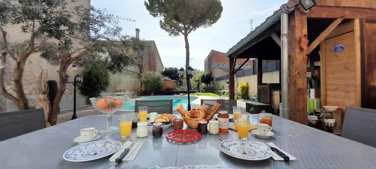La Pause Sous Le Pin B&B Chambres D'Hotes Capestang Exterior foto